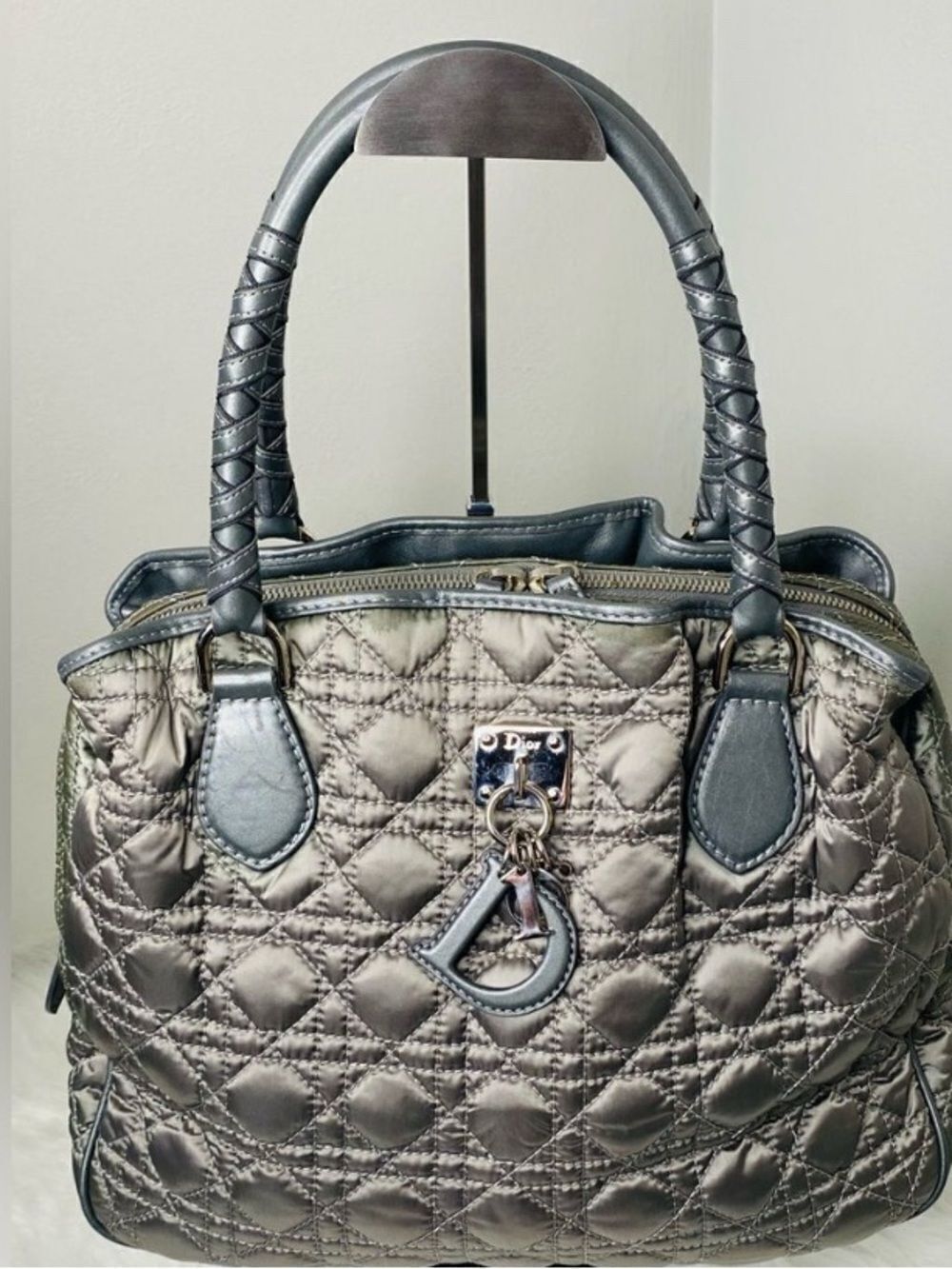 🛍️ Dior Lady Dior Quilted Large Satchel in Metallic Silver Vintage and Authentic - Picture 11 of 17